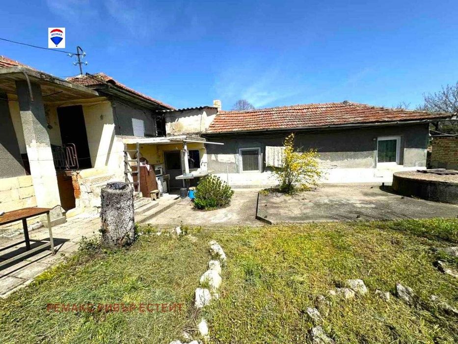 Селска къща за продажба в с. Иваново