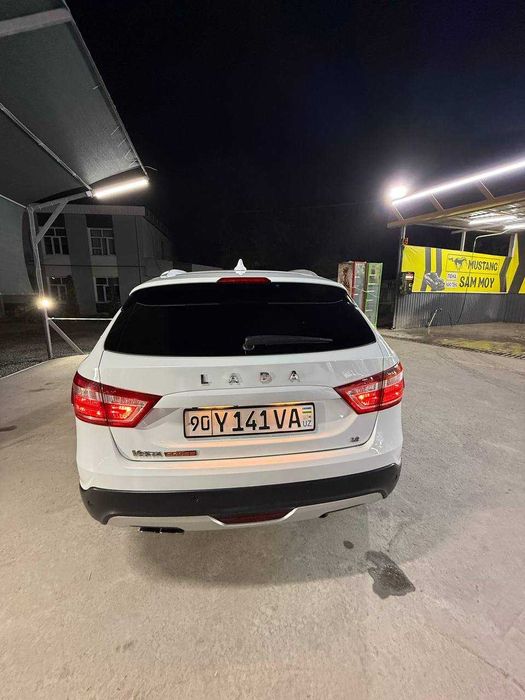 Лада Веста Кросс сотилади