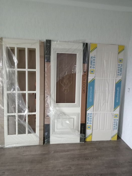Продам двери 80 80 70