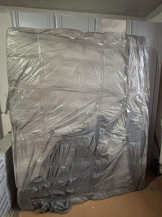 Saltea 160x200 cm – grosime 20 cm – folosită 2 luni