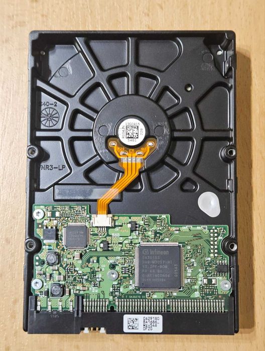 Твърд диск 80GB Hitachi Deskstar IDE/PATA – 3.5" за настолен компютър