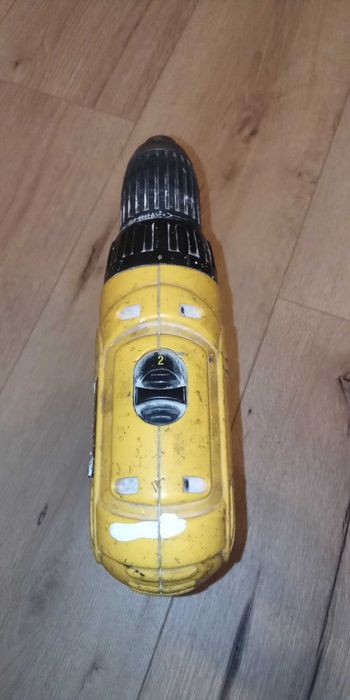 Masina de gaurit DeWalt 14.4 V , bateria defecta