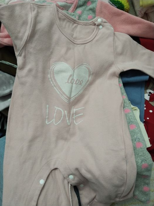 Отдам вещи от6месяцев