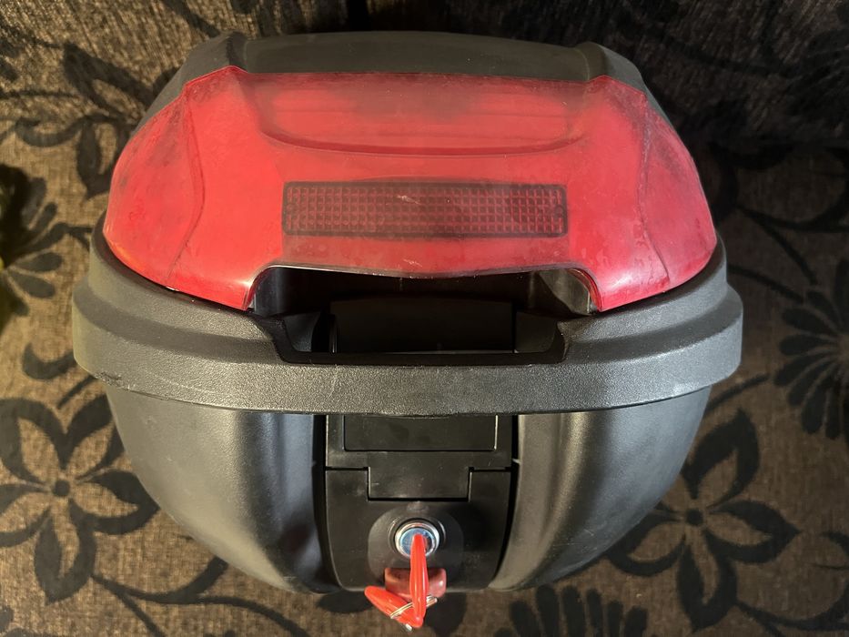 Куфар за мотор гиви Givi куфар