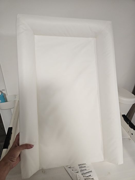 Ikea vadra постелка за повиване с калъф за маса за повиване