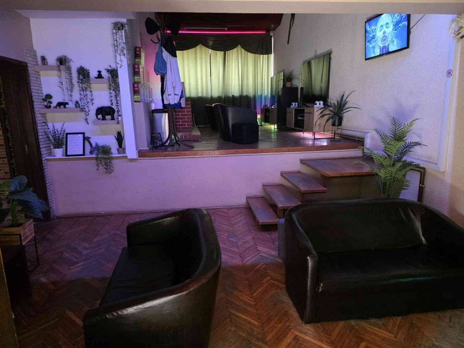Vand casa in centru