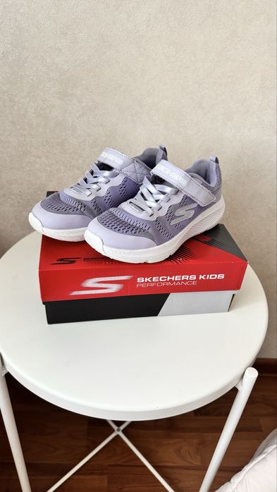 Кроссовки Skechers на девочку