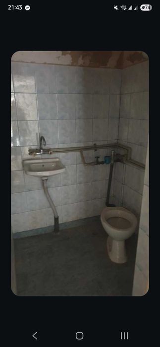 Партерен гараж в центъра, 22 кв.м, мокро помещение.