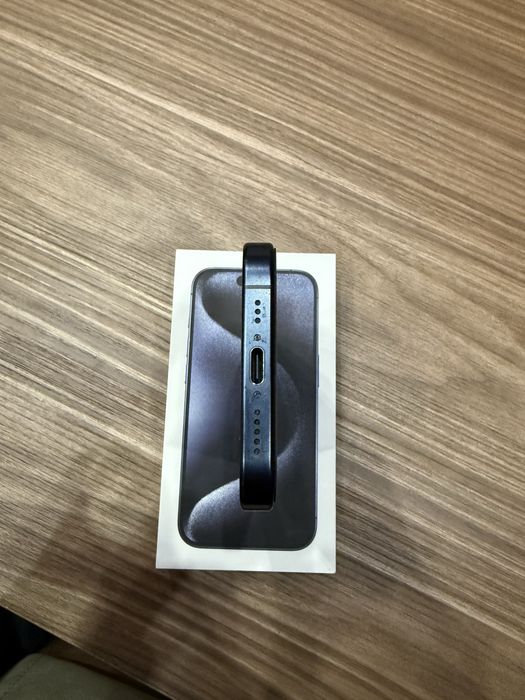 Iphone 15 pro midnight blue