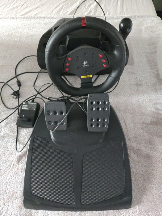 Volan Logitech Momo Racing Force