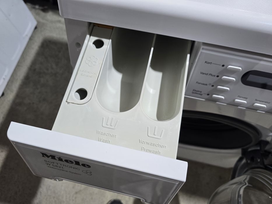 Пералня Miele W5821 пчелна пита