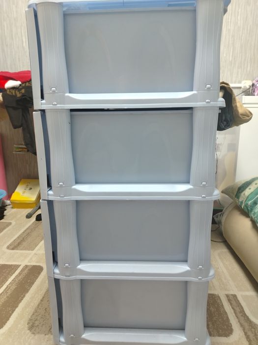 Продам тумбу пластмассовую