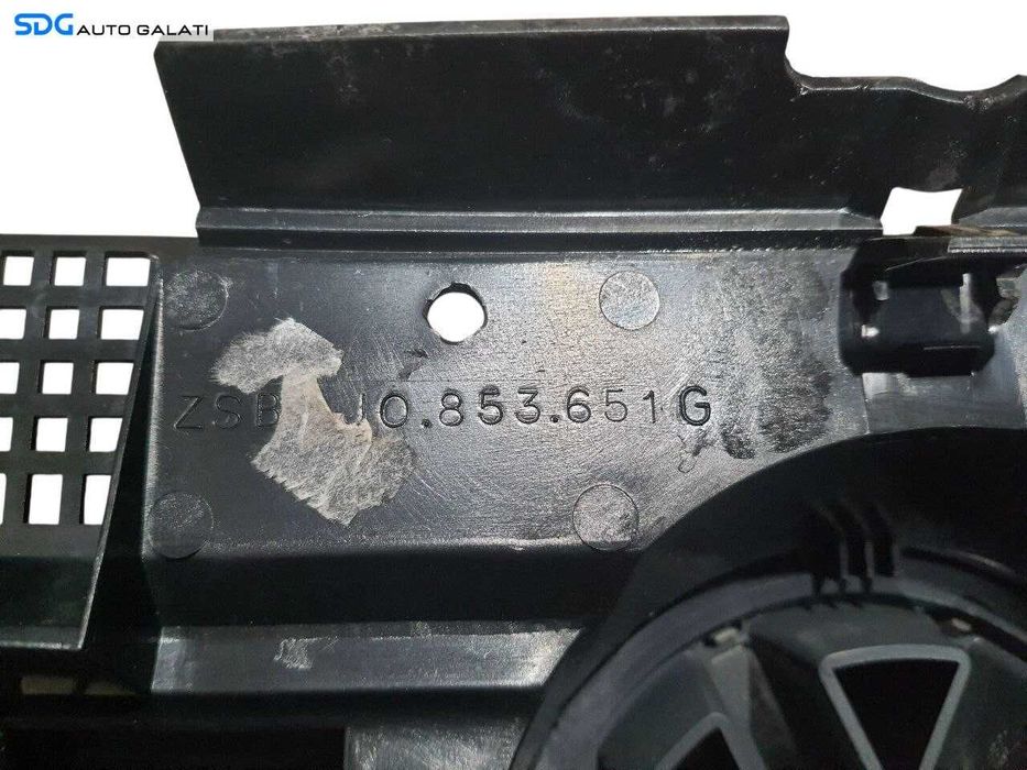Grila Centrala cu Emblema Sigla de pe Bara Spoiler Fata Volkswagen Golf 4 1998 - 2005 Cod 1J0853655F 1J0853651F [N2954]