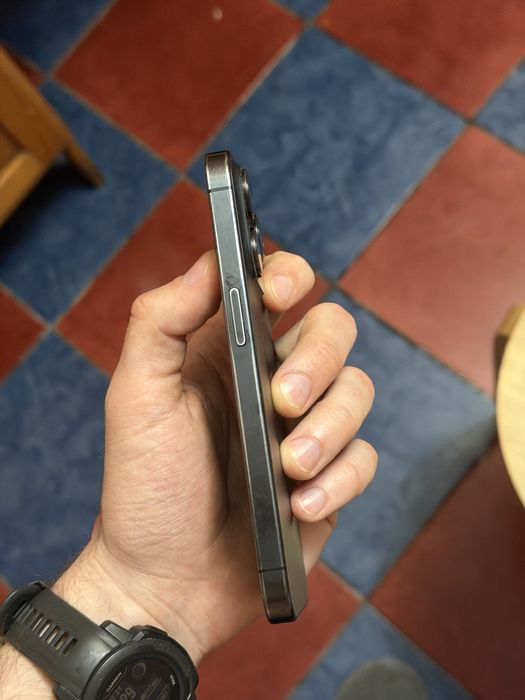 Продаю Iphone 15 pro 128gd