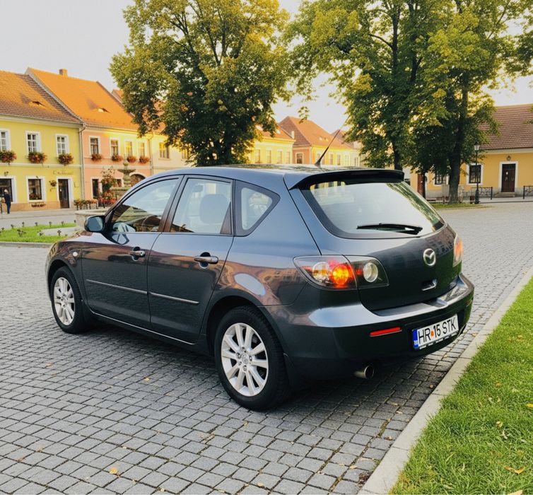 Se vinde mazda 3