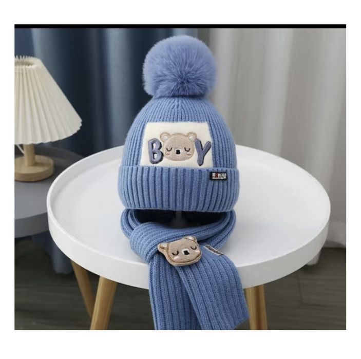 Продам детскую шапку с шарфом