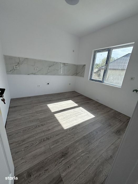 De vânzare casă P+1E tip duplex
