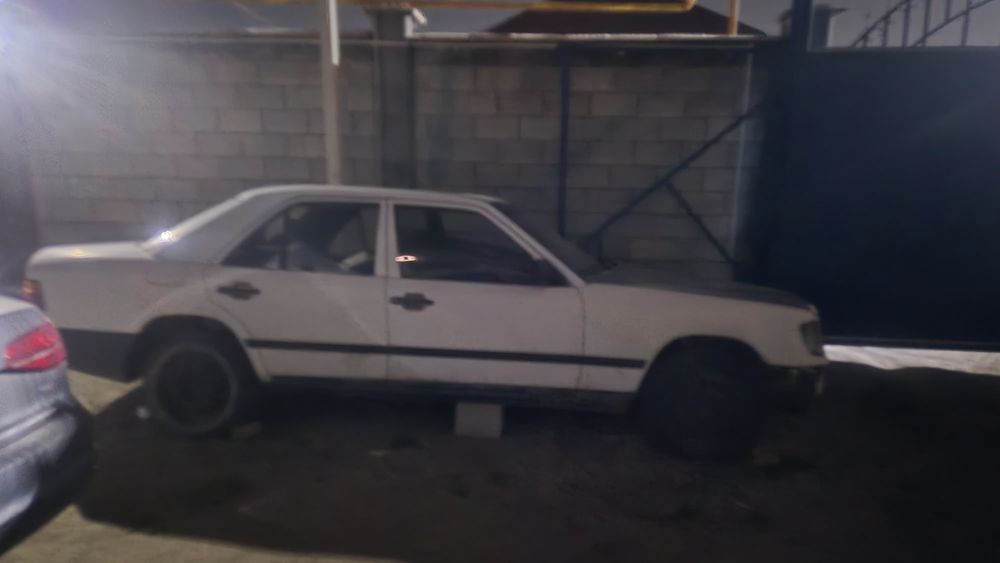 Продам мерседес 124