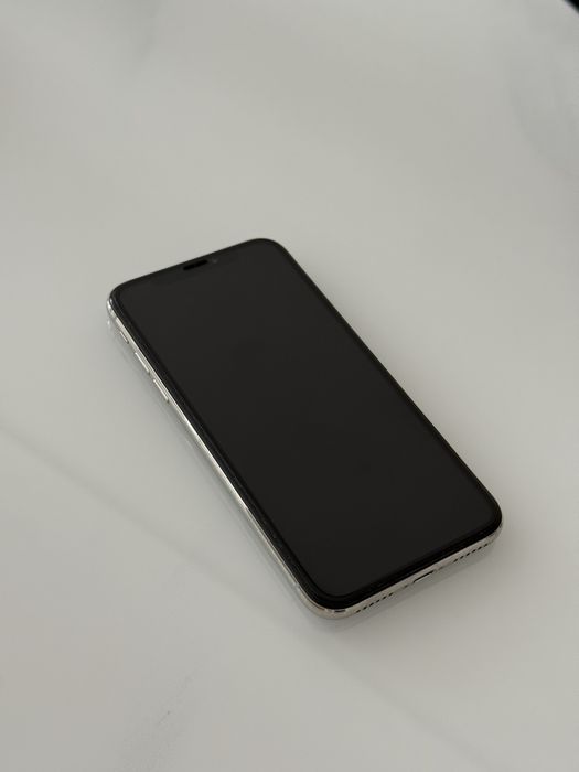 Iphone X 64 gb в белом цвете