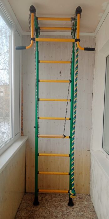 Шведская стенка турник