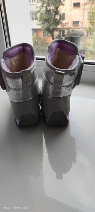 Продам детскую обувь