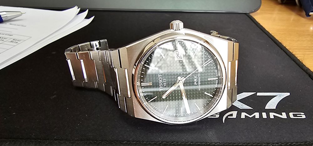 Продам часы Tissot PRX 40 мм