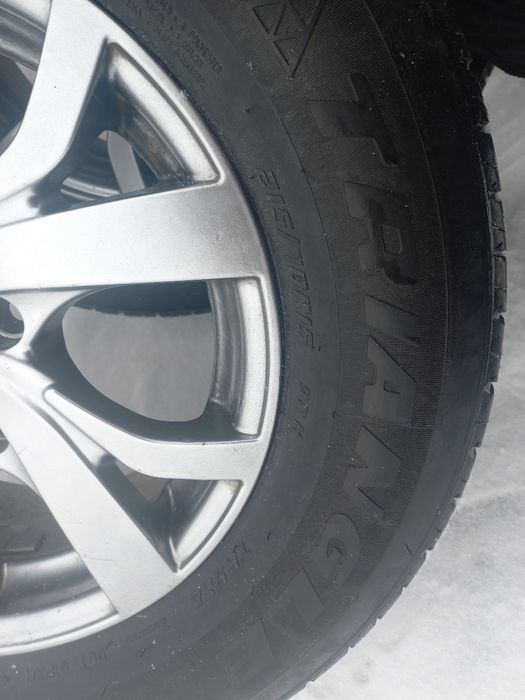 Продам  резину  с дисками.