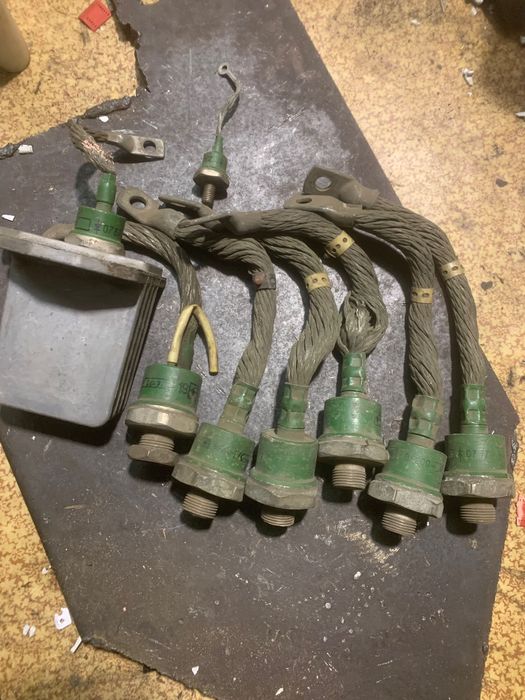 Продам тиристоры.