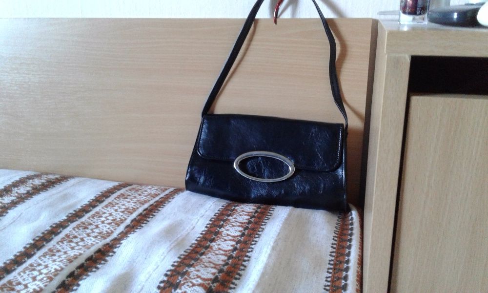 Продавм  дамски  чанти