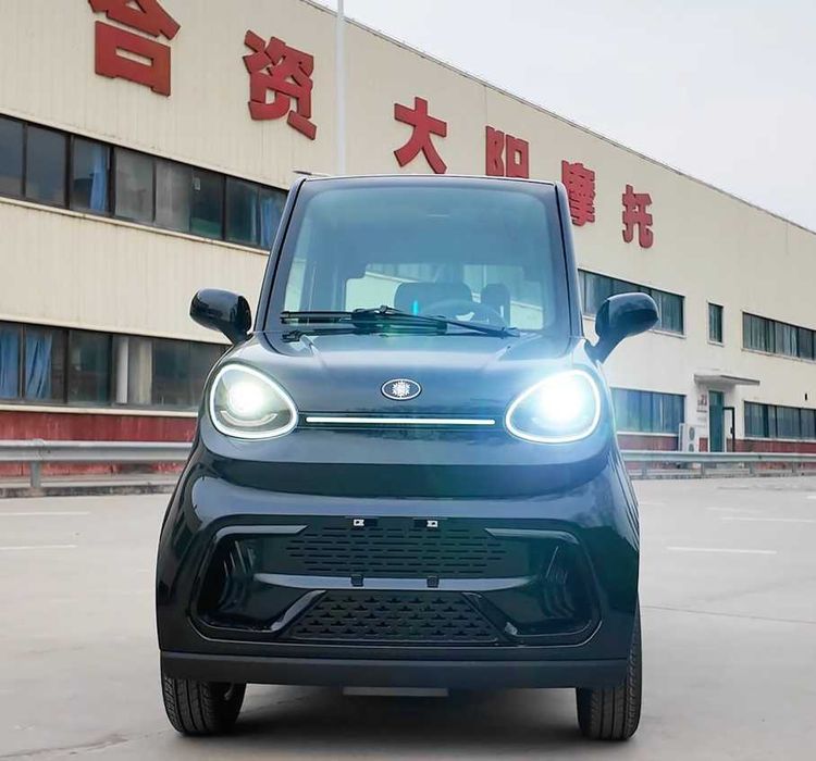 Mașină Electrică Fără Permis NIEVE Q-EN Neagra, Baterie LITHIUM 100Ah, 120 Km Autonomie, Motor 3100W, 2 Locuri, Viteză 25 Km/h