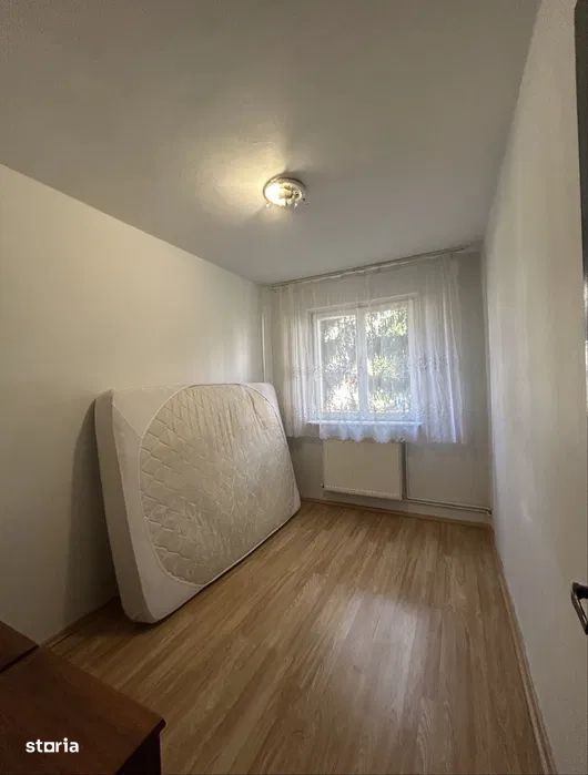 Dambu Pietros - Vanzare apartament 3 camere - Str. Petru Dobra