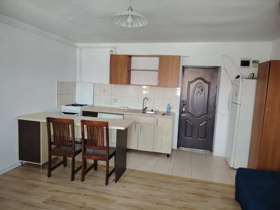 Închiriez apartament zona Faget