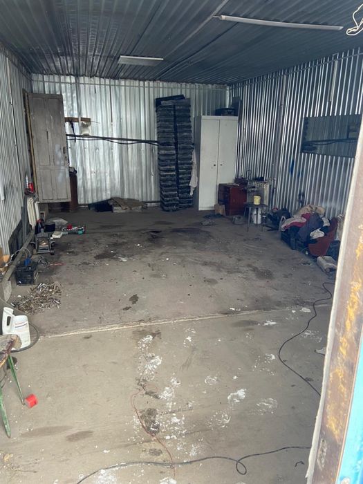 Продам дом, с тремя боксами для себя или для бизнеса, с теплицей