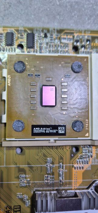 Placa baza retro DFI KM400-MLV sk. 462 / procesor AMD Athlon 2400+ / DDRAM 1Gb  / HDD 80 Gb Win7
