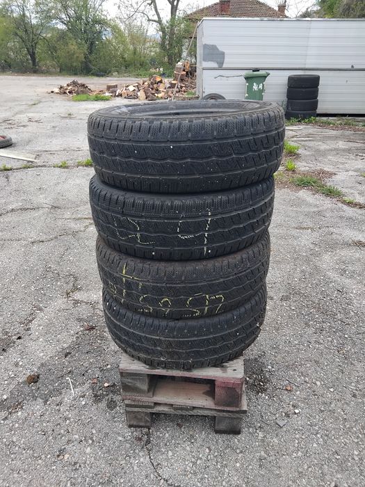 Бусови гуми 215 65 16 С Ц Ханкук Hankook.
Налични са 4 броя - нов внос. Не са нови! Посочената цена е за един брой гума. Без коментар на цената. 43 го