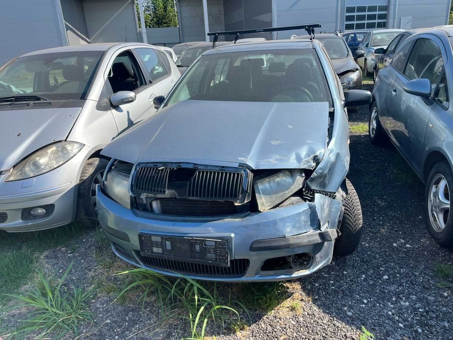 Dezmembrez Skoda Fabia 1 facelift limuzina bleo 1,2 benzina 2006