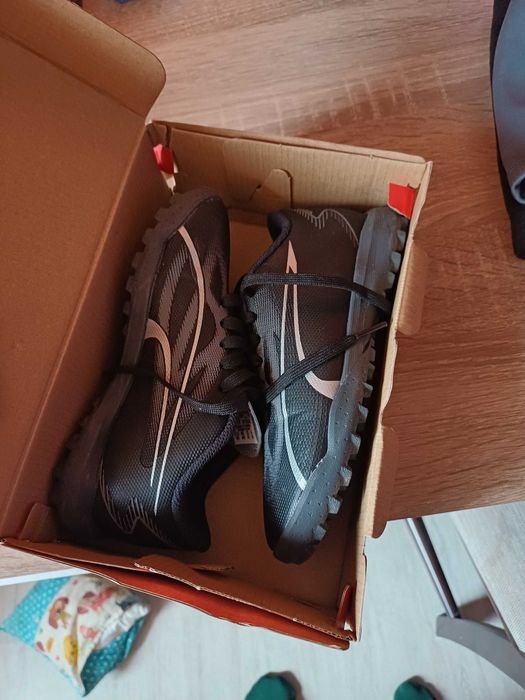 Продавам фудболни стоножки