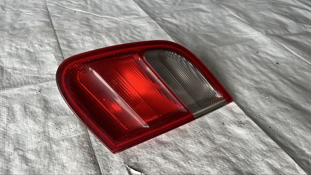 2 броя ляв и 1 брой десен стоп Mercedes CLK 200 (1997-2010)