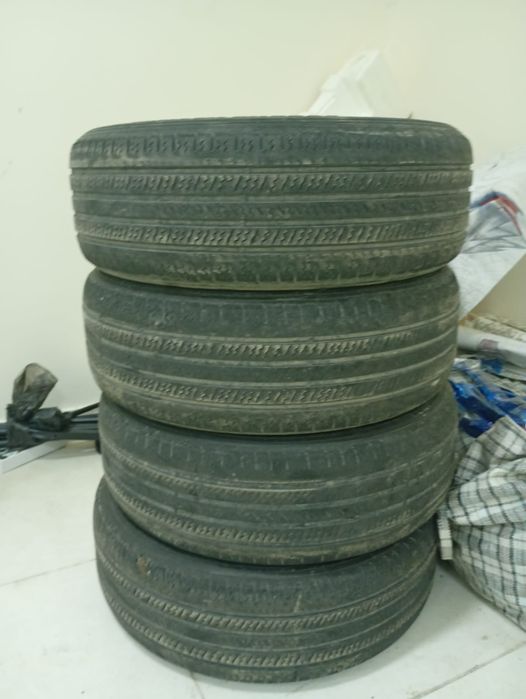 Продам покрышки легковой