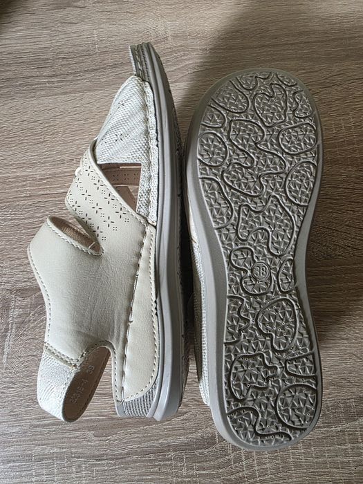 Vand sandale dama crem