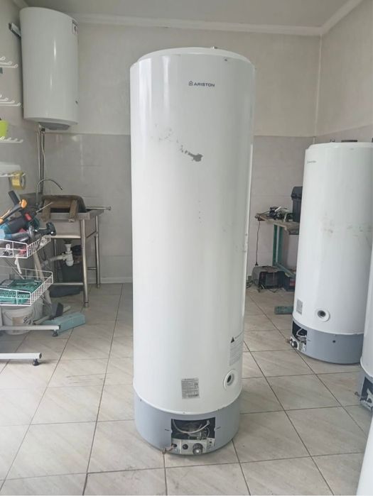 Продам аристоны газовые недорого