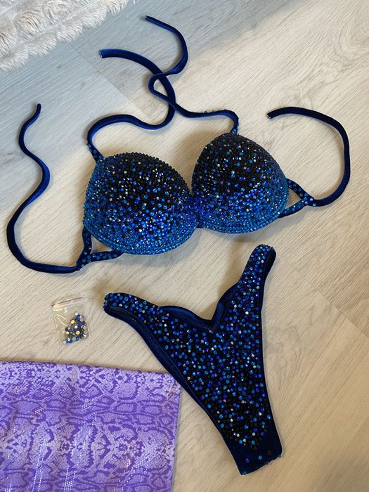 Costum Bikini Fitness – stare impecabilă, cristale Xirius