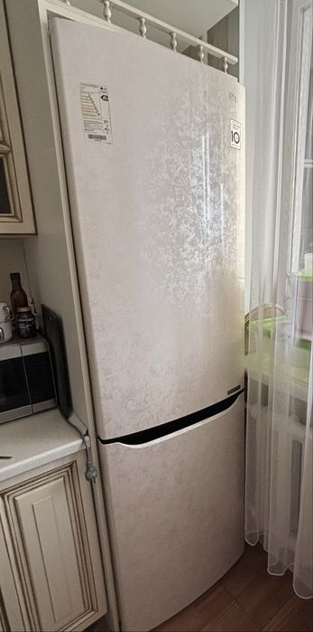 Продам холодильник LG