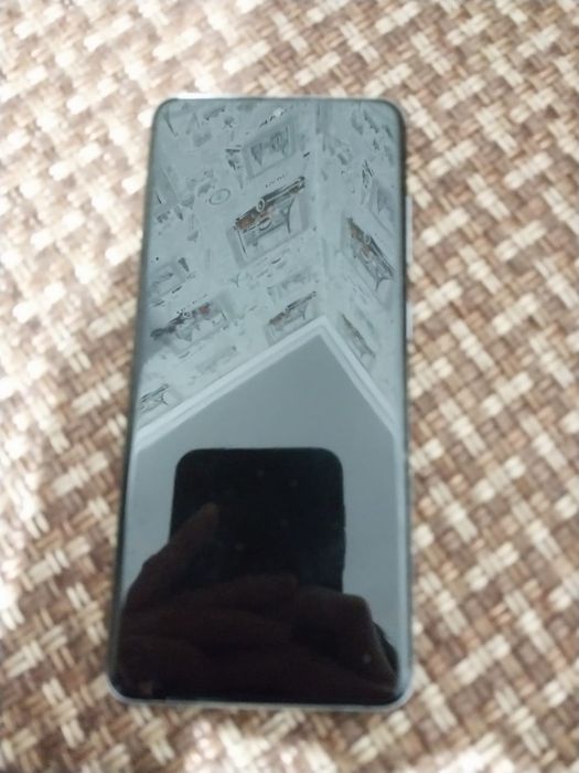 Продам Samsung S20