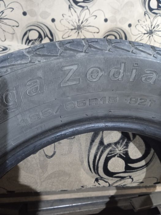 Продам две шины на 15
