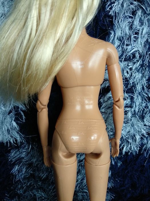 Барби йога Мили.