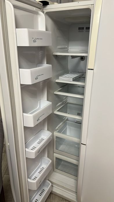 Холодильник Samsung side by side