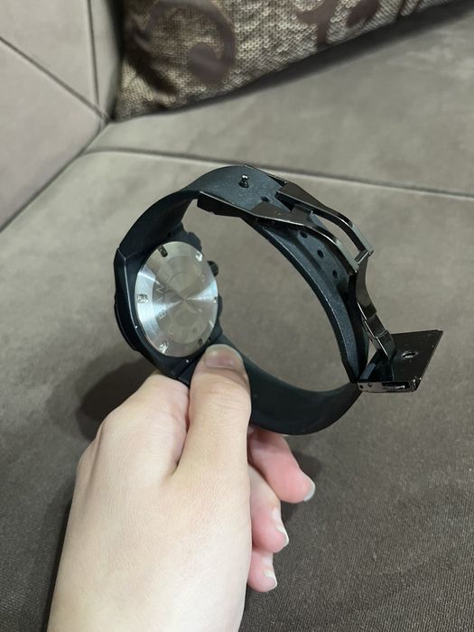 Часовник Hublot нов