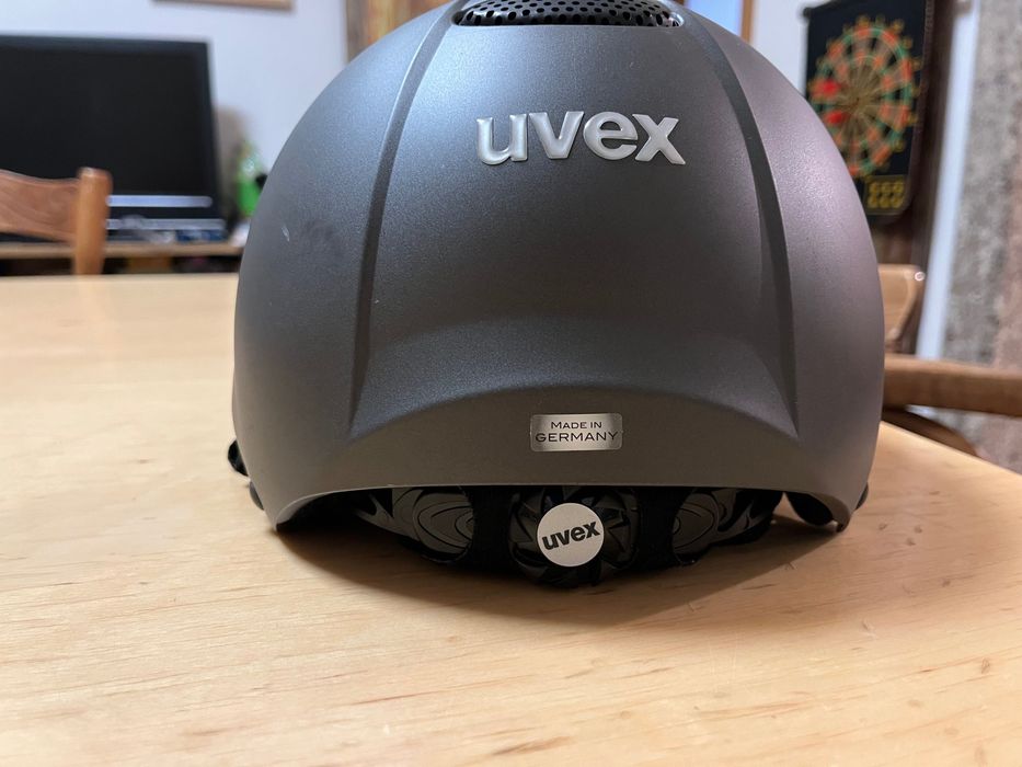 Каска за езда UVEX