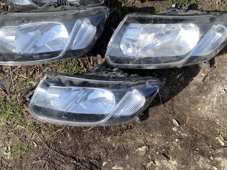Far Dacia logan 2 Sandero 2013 - 2017 faruri dreapta Stanga